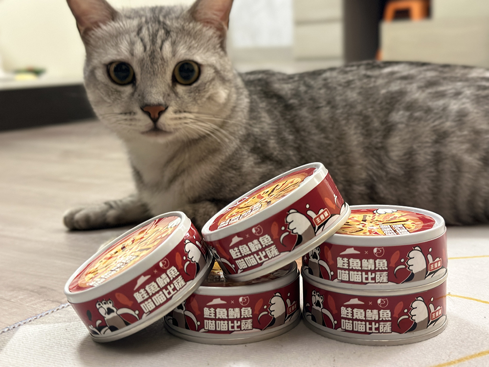 以叫好叫座的「西京燒職人鮭魚披薩」為範本，必勝客「喵皇同享餐」讓貓咪也能一起吃大餐