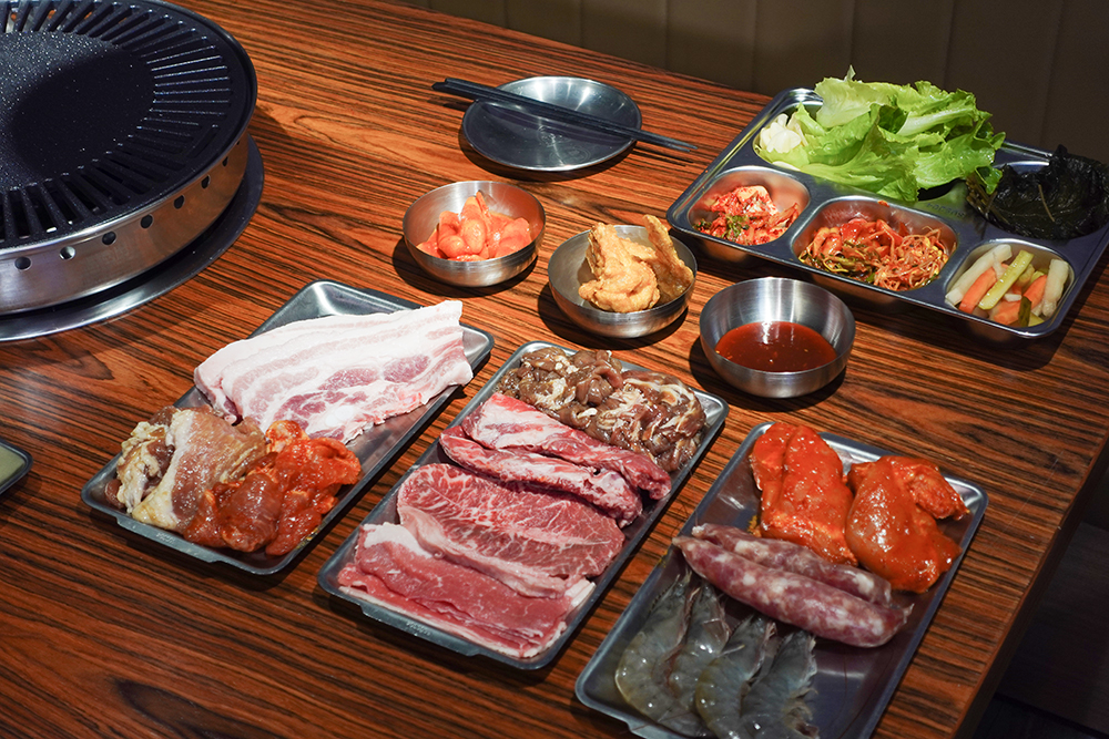 韓國烤肉吃到飽「Fun 鍋子」肉品部分也有各式各樣的牛肉、豬肉與雞肉！