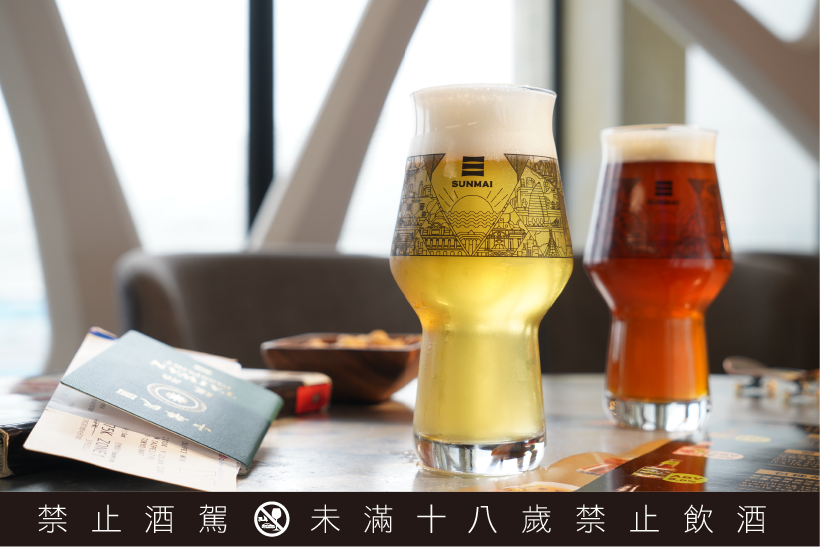 桃園機場登機口美食「SUNMAI BAR 航站一店」同步供應「杯裝生啤酒」和「瓶裝啤酒」兩種不同類型