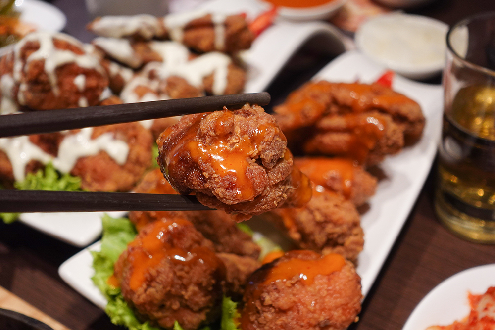 繼麥當勞肯瓊醬之亂後，連鎖韓式餐廳「涓豆腐」也推出肯瓊醬炸雞！
