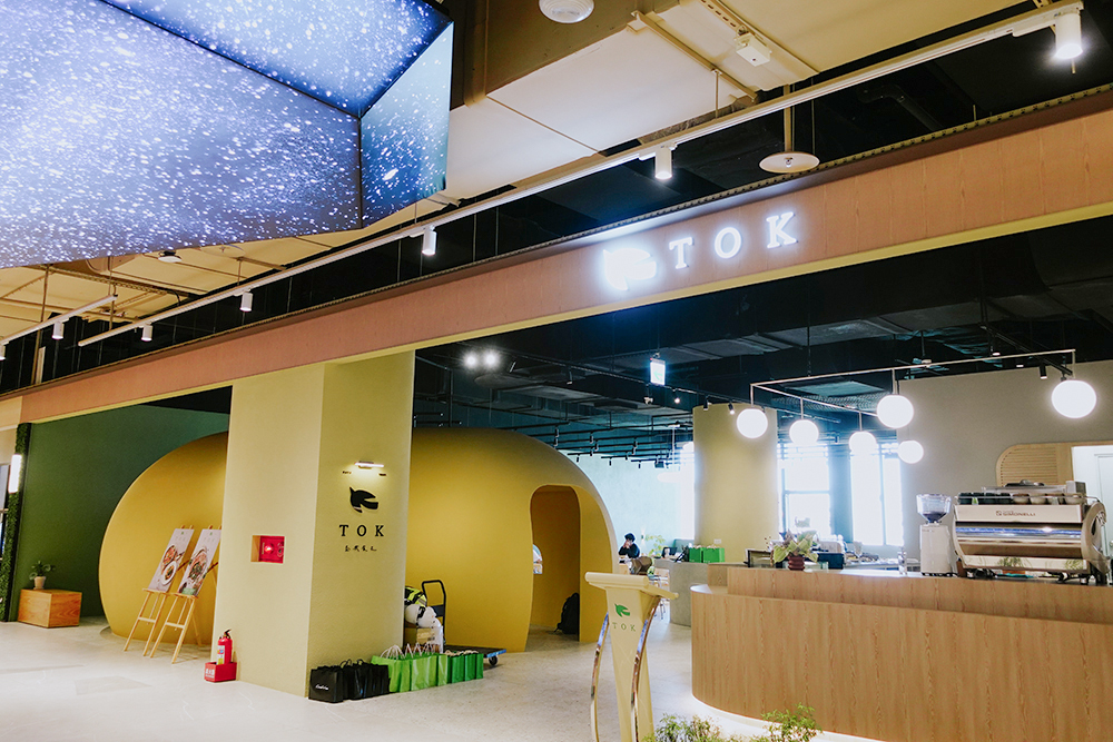 全新輕奢餐廳品牌「TOK 盡興食光」插旗新店裕隆城！