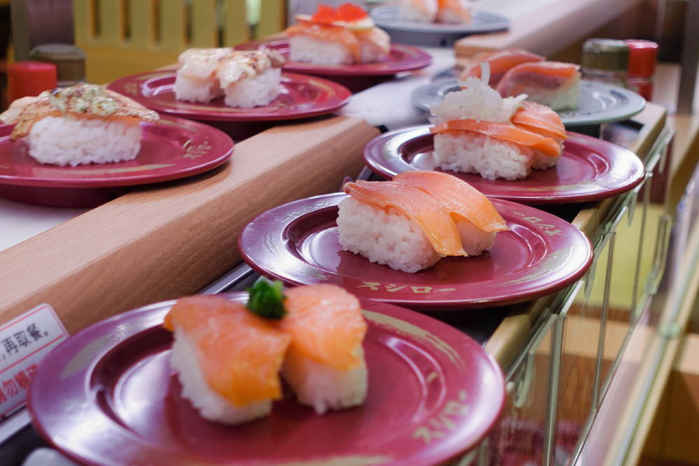 鮭魚控們這天衝！台灣壽司郎放大絕，集結顧客們最愛的鮭魚經典商品，同時再推出創意新菜色