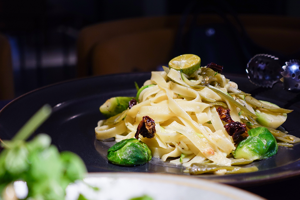 東區蔬食餐酒館「foldie」從前菜到甜點都帶有中西菜色融合的創新元素！