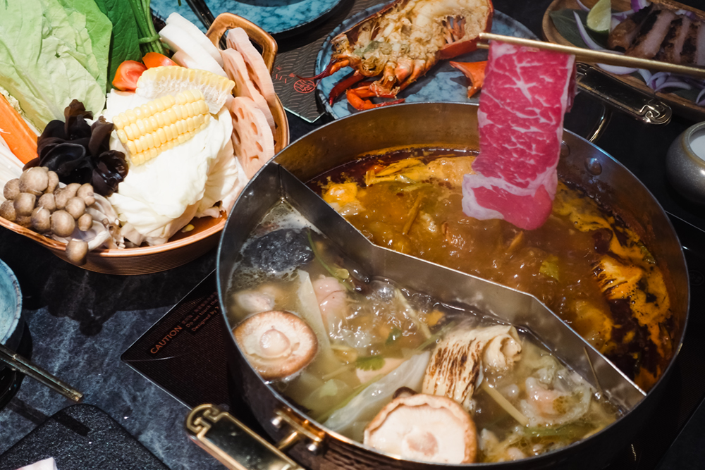 除了湯頭，高雄火鍋餐廳「湳洋鍋物」還有眾多頂級、珍稀和鮮活食材等著大家來享用