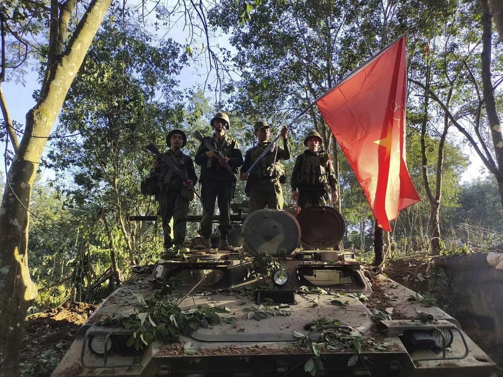 緬甸政府軍MT-LB裝甲車