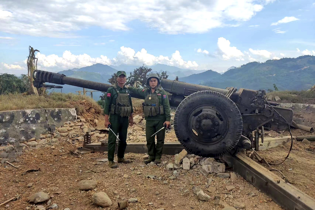 被彭德仁部隊佔領的緬軍122公厘榴砲陣地