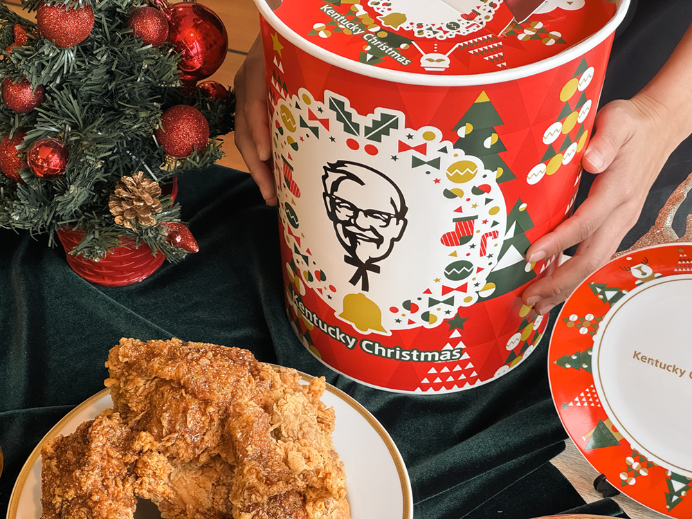 肯德基「聖誕巨大桶」三種美食一次擁有，日本肯德基的經典點心也能吃到
