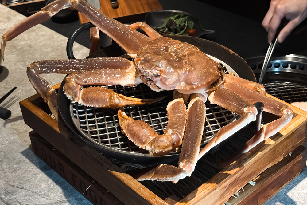 「板前中山」信義店也和「四行倉庫 FOUR FOOD DEPOT」合作，推出北海道及台灣產地直送的特色單點海鮮料理。