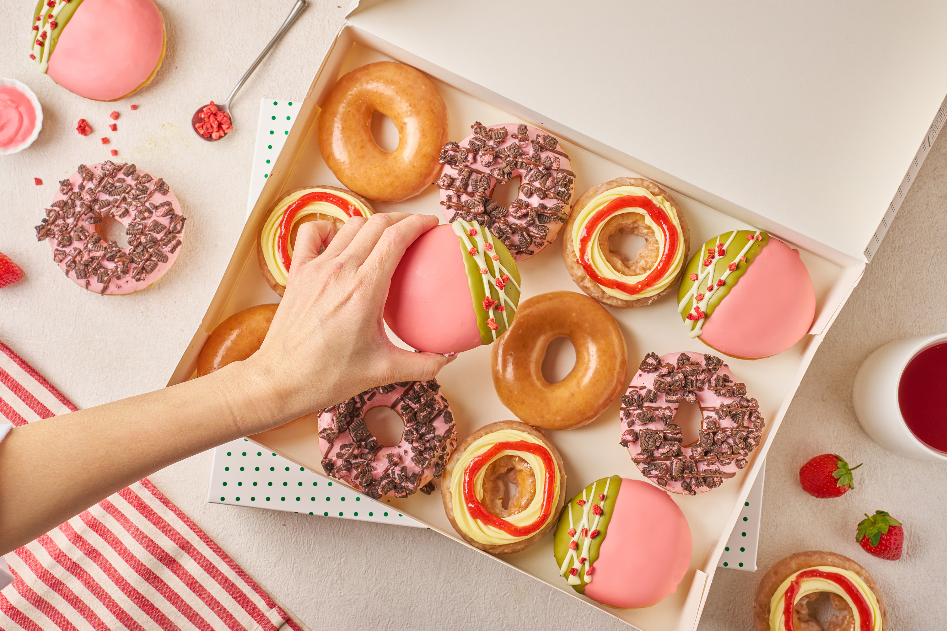 於 3/8 當天，只要來店 Krispy Kreme 即可以 38 元加價購「甜美春日甜甜圈」系列任一