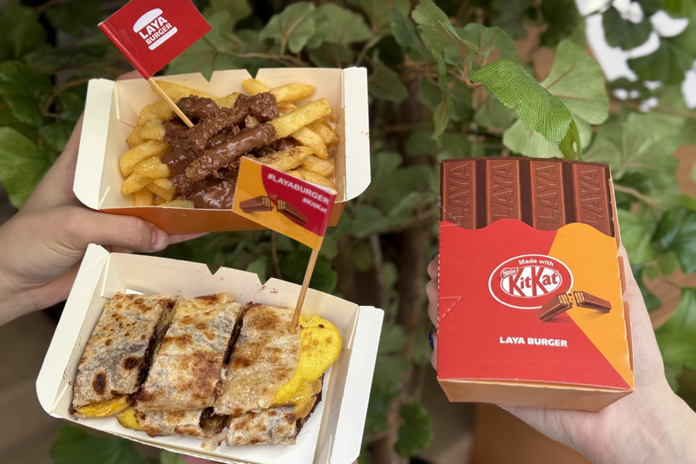 拉亞漢堡 X KITKAT 巧克力炫風，不僅可以在餐點中看見，更是打造出專屬的聯名包裝