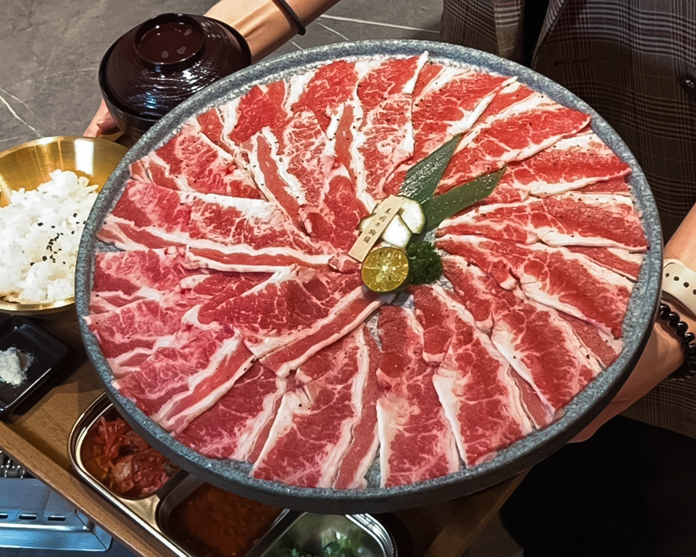 台北個人燒肉「IKIGAI 燒肉專門店」牛胸腹大盛／售價 390 元