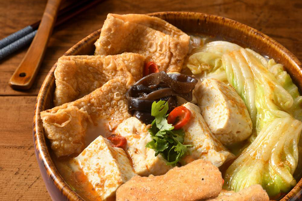 嘉義市集「艸食祭 2024」中，「林聰明沙鍋魚頭」推出了期間限定的素食版沙鍋魚頭